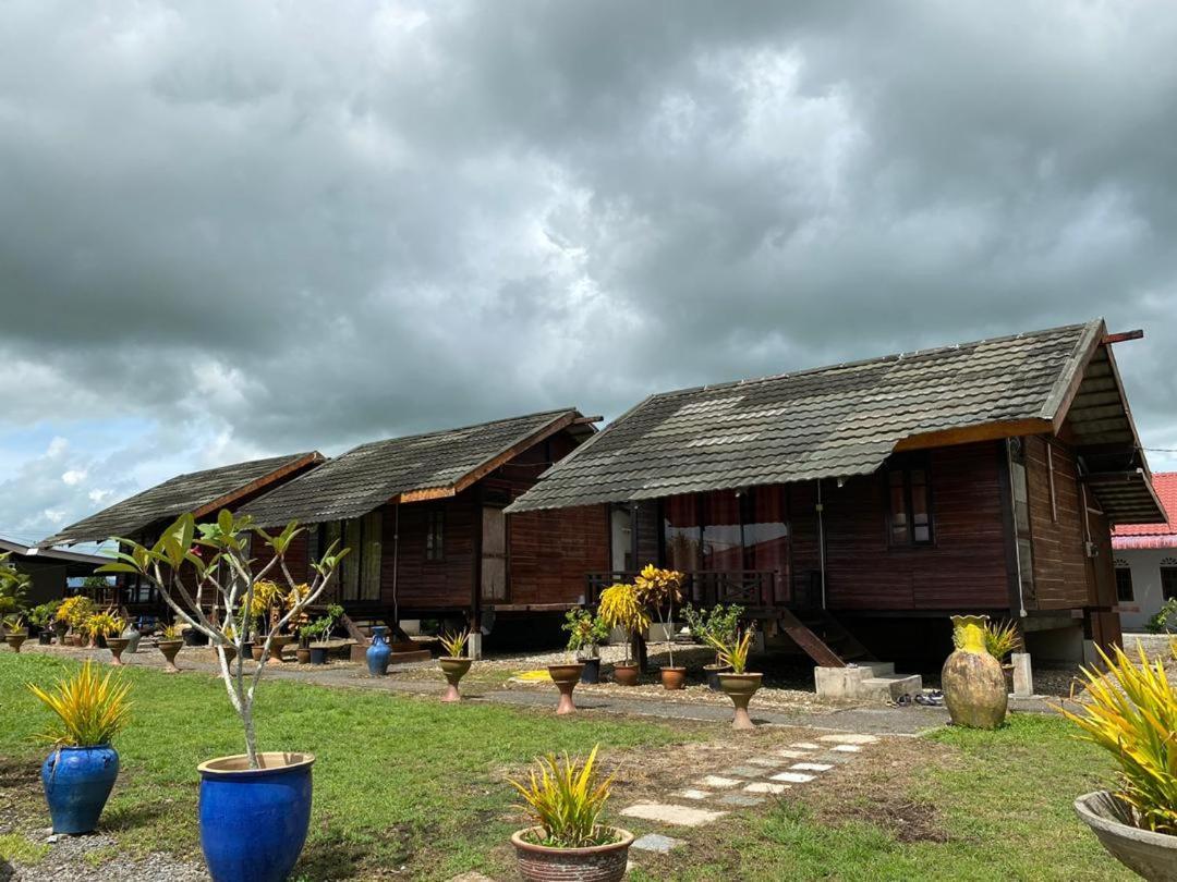 Tamteh Homestay Ayer Hitam Exteriör bild