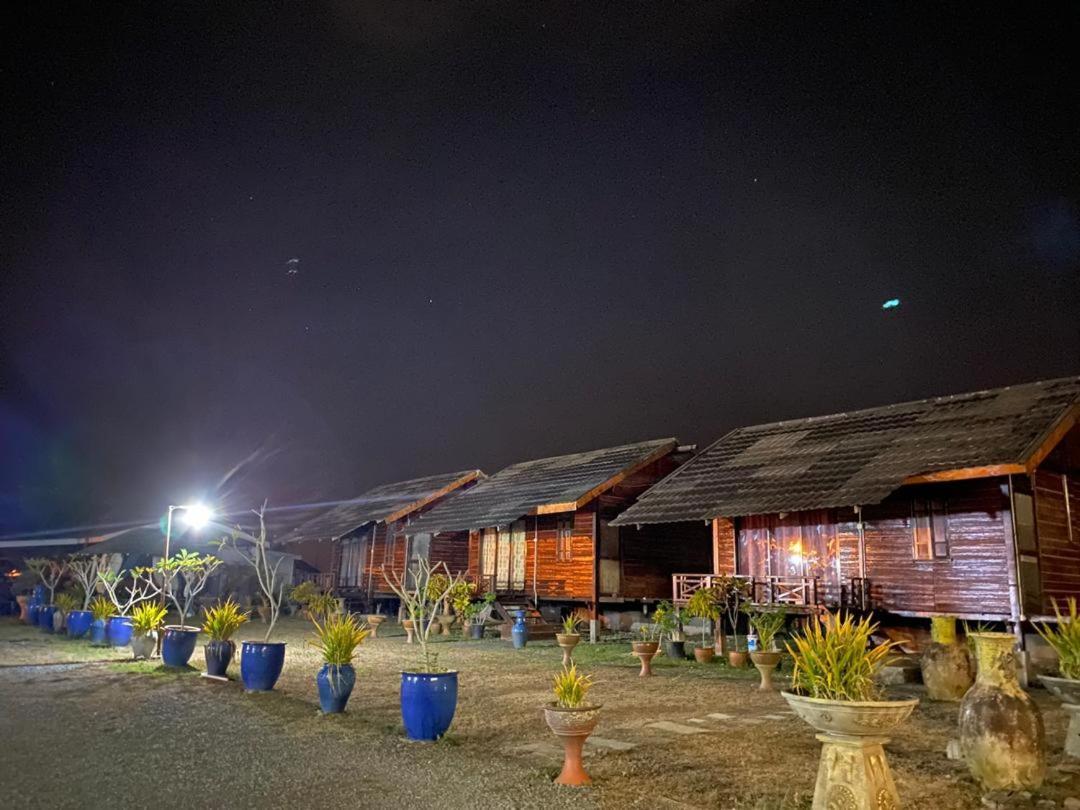 Tamteh Homestay Ayer Hitam Exteriör bild