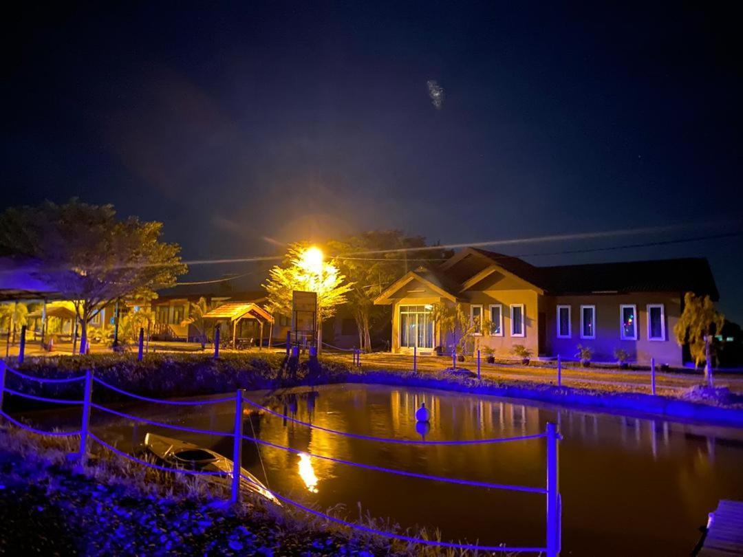 Tamteh Homestay Ayer Hitam Exteriör bild