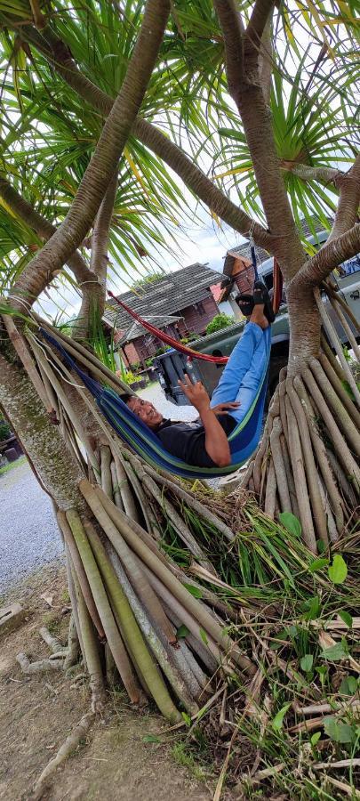 Tamteh Homestay Ayer Hitam Exteriör bild