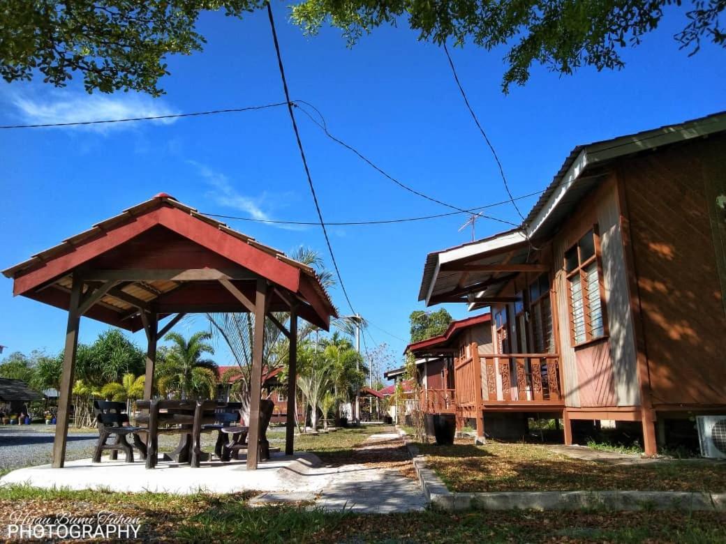 Tamteh Homestay Ayer Hitam Exteriör bild