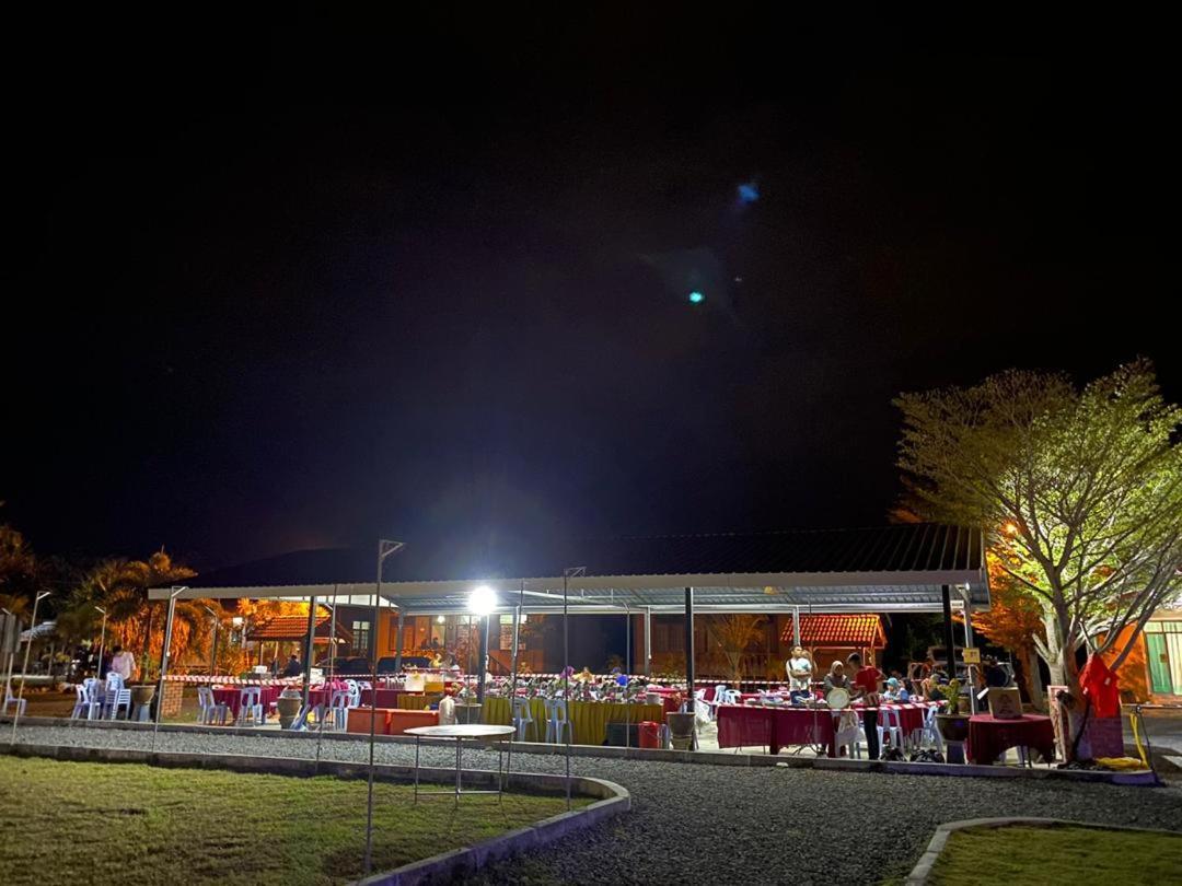 Tamteh Homestay Ayer Hitam Exteriör bild