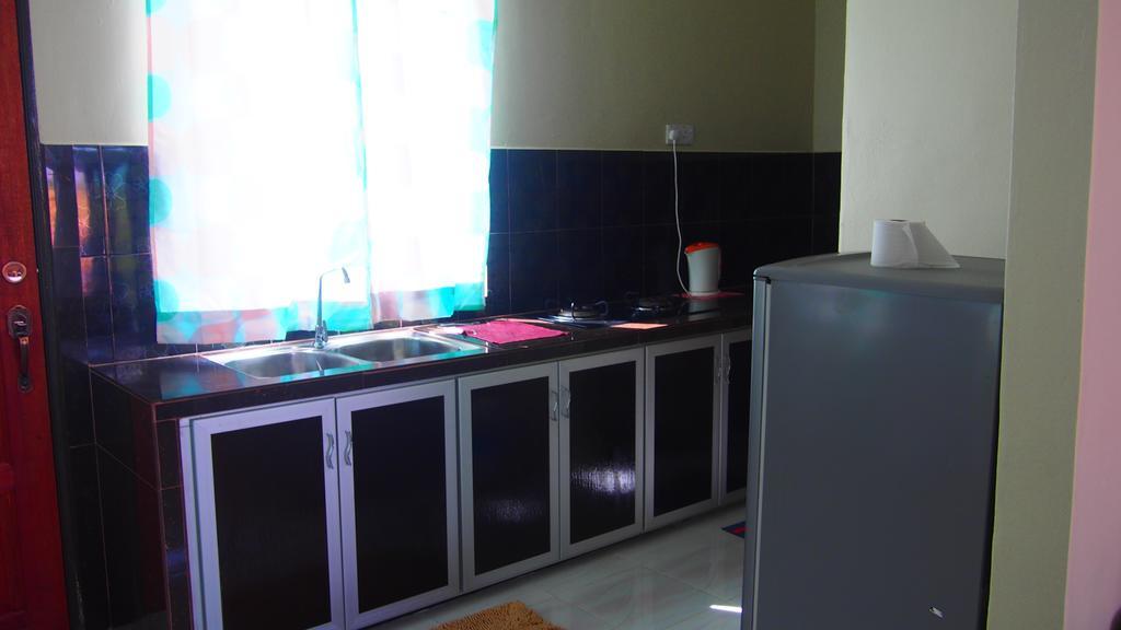 Tamteh Homestay Ayer Hitam Exteriör bild